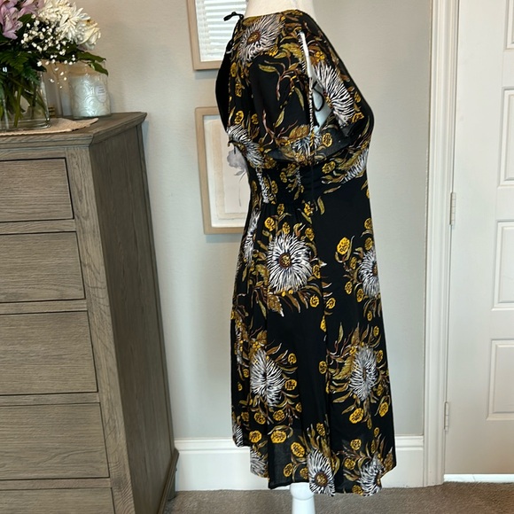 Madewell: Flowy Short Sunflower Dress - Picture 7 of 13